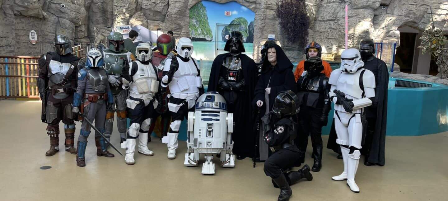 Bluegrass Garrison group photo at aquarium event